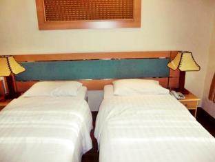 The Treasure Box 3* Muscat